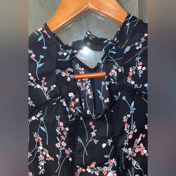 SIENNA SKY FLORAL BLOUSE, WOMEN’S SIZE XS - Picture 6 of 16